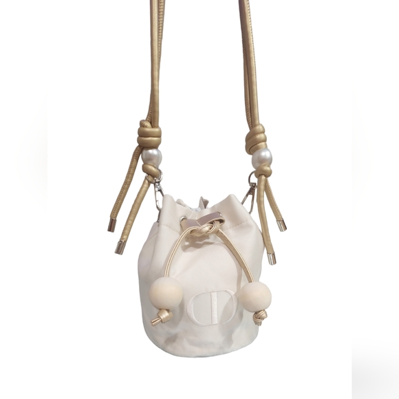 Drawstring pouch - Picture 4 of 10